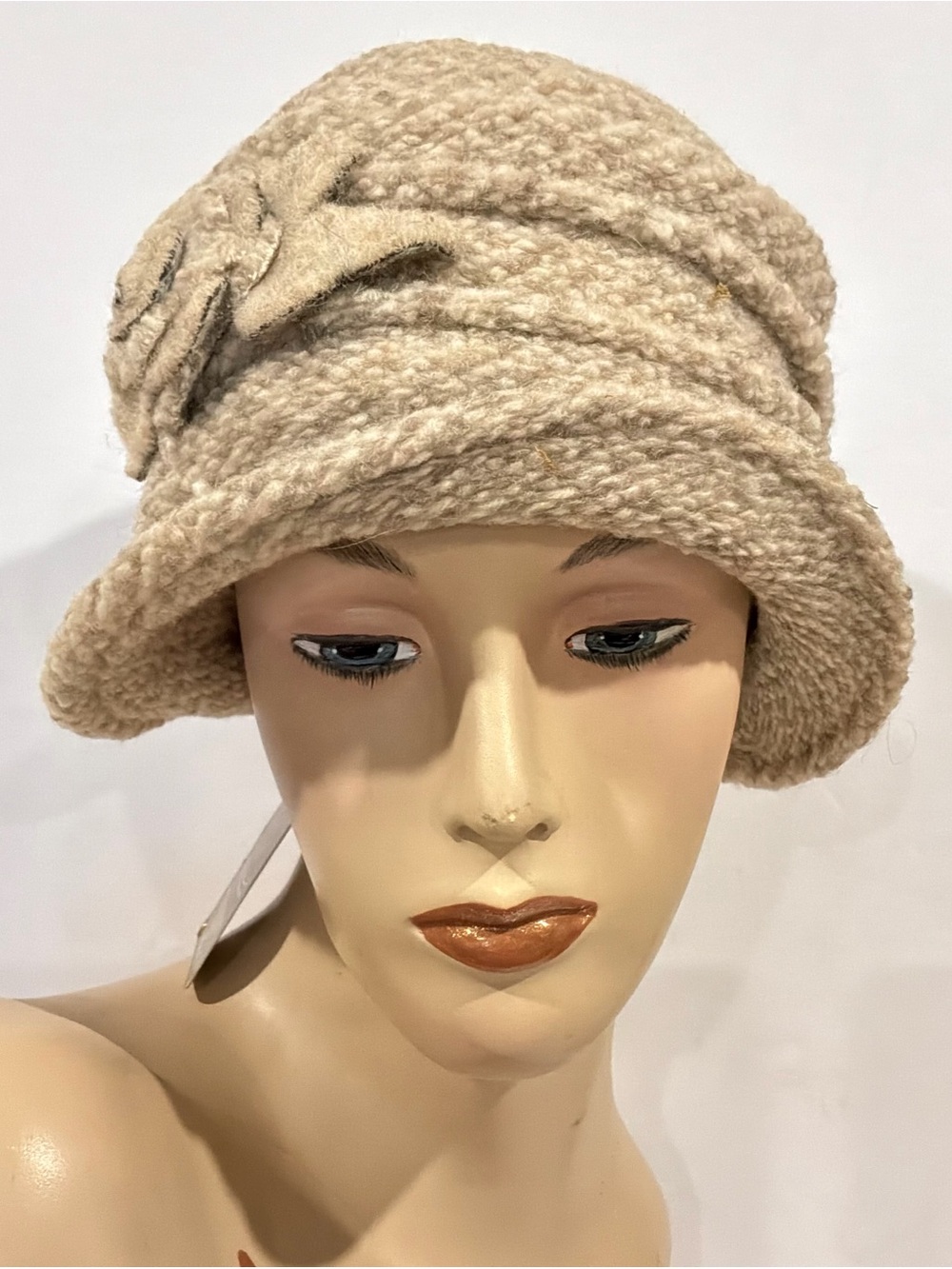 NWT….BORDONI….Textured wool Cloche Hat